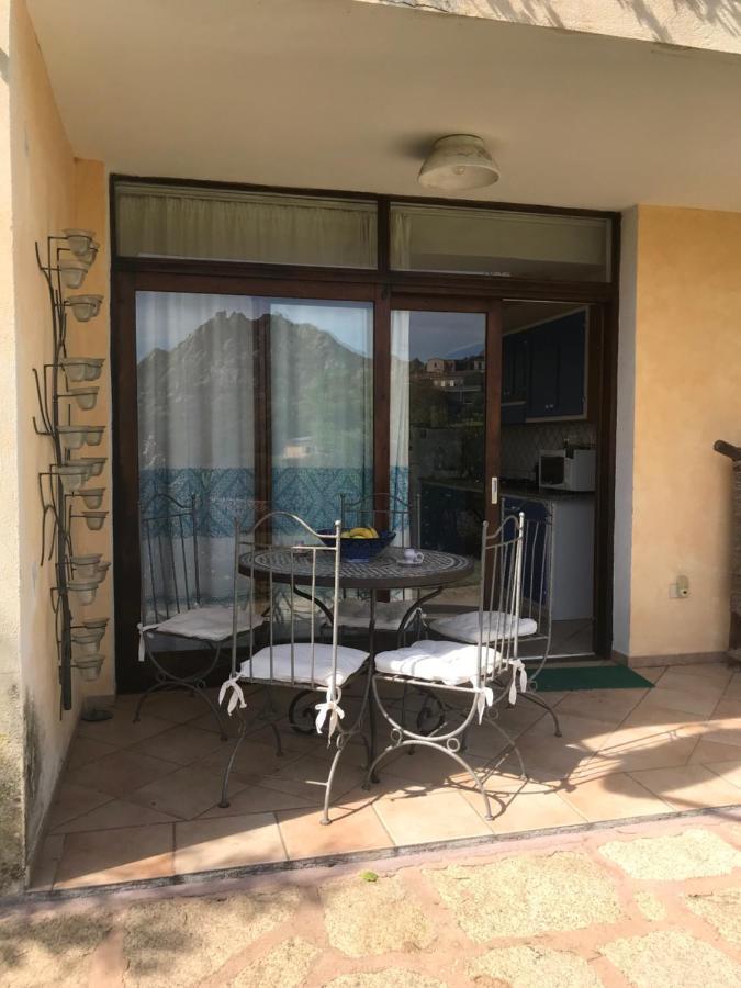 La Casa Blu Villa San Pantaleo Exterior foto